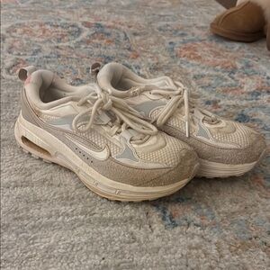 Nike Women's Athletic Shoes - Cream and Gray